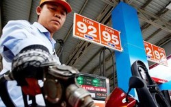 Giá xăng dầu tiếp tục lao dốc mạnh trước thông tin mới từ OPEC