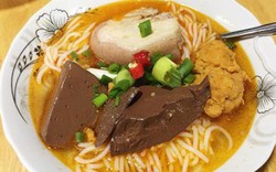 Quán bún bò, vả trộn đặc trưng ở đất Huế nhất định phải thử