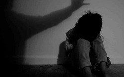Kon Tum: Vợ tố cáo chồng hiếp dâm con gái ruột