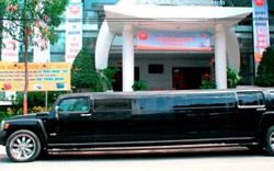 Ngắm Hummer H3 Limousine dài 9 mét ở Nha Trang
