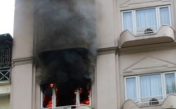 Cháy nghi ngút tại khách sạn giữa Thủ đô