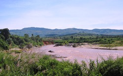Chơi sông Pô Kô mùa lũ, 2 học sinh chết đuối