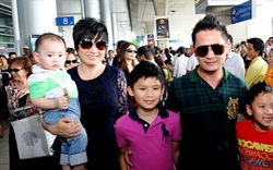 Bằng Kiều cùng vợ đưa ba con về Việt Nam
