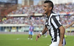 Juventus giữ ngôi đầu bằng bàn thắng tranh cãi