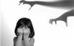 Một công an bị “tố” hiếp dâm nhiều trẻ em