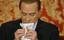 Ông Berlusconi bị tố hàng tháng vẫn bao gái