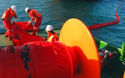 Vụ vỡ đường ống, dầu tràn ra biển: Xử lý xong 1.000 lít