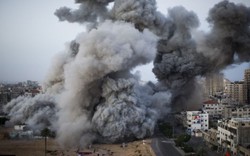 Dải Gaza chìm trong lửa đạn