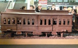 Đoàn tàu hỏa dài 34m bằng... chocolate