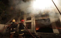 Bangladesh: Hỏa hoạn thiêu rụi nhà máy, 121 người thiệt mạng