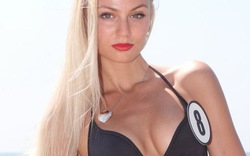 Vừa đăng quang Miss Earth, người đẹp Czech vấp ngã