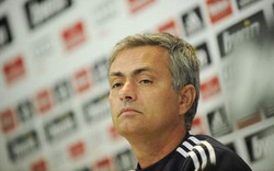 Mourinho bác chuyện bất đồng với lãnh đạo Real