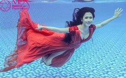 Thí sinh Miss Photo váy áo diêm dúa, lặn ngụp trong nước
