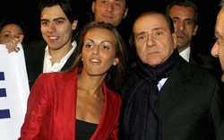 Chủ tịch AC Milan gây sốc với bồ trẻ