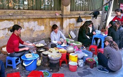 Báo Mỹ: Quán ăn vỉa hè Việt Nam là &#34;thiên đường&#34;