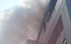 Cháy Trung tâm thương mại, khói cuộn mù trời