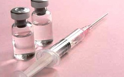 Ngừng lô vaccin khiến 3 trẻ tử vong