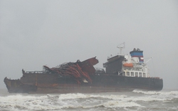 Tàu Malaysia gặp nạn tại Thừa Thiên - Huế