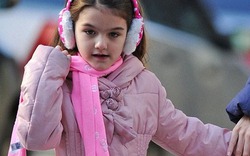 Suri Cruise điệu đà &#34;cây hồng&#34; đi sắm đồ