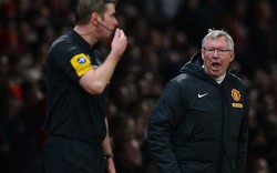 Mắng trọng tài thậm tệ, Sir Alex vẫn &#34;thoát tội&#34;