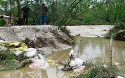 Hà Tĩnh: Nửa đêm vỡ bờ kè hàng trăm nhà dân ngập nặng