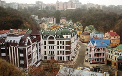 Lạnh người “thị trấn ma của các triệu phú” ở Kiev 