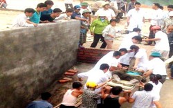 Quảng Ninh: Sập bờ kè nặng hơn 1 tấn, đè chết 4 người