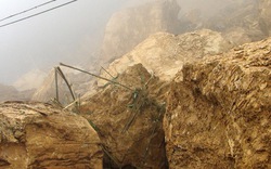 Quảng Nam: Sạt lở đất, đá vùi 3 cha con