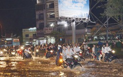 TP.HCM: Triều cường liên tiếp gây ngập