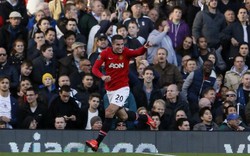 Van Persie đi vào lịch sử Premier League