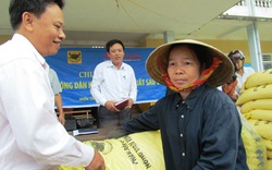 Công ty CP Phân bón Bình Điền và Báo NTNN hoạt động từ thiện tại Hà Tĩnh: Hỗ trợ người dân khôi phục sản xuất sau lũ