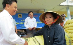 Cty CP Phân bón Bình Điền, Báo NTNN chia sẻ khó khăn với người dân vùng lũ Hà Tĩnh