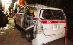 Hà Nội: Taxi vượt đường ray bị tàu húc tung, 9 người thương vong