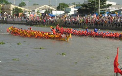 Festival đua ghe ngo đồng bào Khmer ĐBSCL -Sóc Trăng lần thứ nhất 2013: Thêm vui, thêm đoàn kết