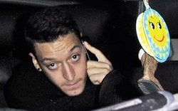 Ozil ốm vì ăn chơi quá đà?