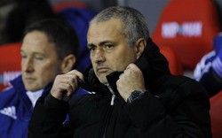 Thắng kịch tính, Mourinho vẫn không hài lòng