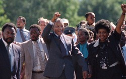 Hành trình dài trên đôi chân tự do của Nelson Mandela