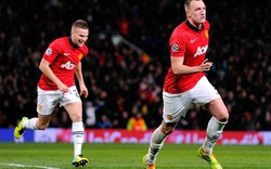 Siêu phẩm của Phil Jones giúp M.U giành ngôi đầu bảng