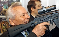 Kalashnikov, huyền thoại thiết kế súng AK qua đời