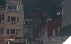Đêm Noel, lửa dữ dội hỏi thăm nhà 3 tầng ở Hà Nội 