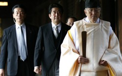 Thủ tướng Nhật thăm đền Yasukuni, các nước phản ứng ra sao?