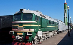 Nga “chơi”  tên lửa tàu hỏa