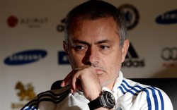Mourinho “trù ẻo” Suarez dính chấn thương 