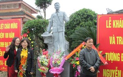 Tiếp nhận 4 bức tượng Đại tướng Nguyễn Chí Thanh