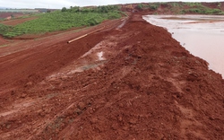 Vỡ đê hồ thải quặng bô xít nhôm Lâm Đồng: 5.000m3 bùn đất đỏ tràn ra ngoài