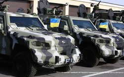Quân tiễu phạt của Ukraine nhận xe bọc thép có vũ khí khủng
