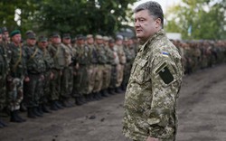 Tổng thống Poroshenko: Quân đội quyết bám trụ tại Đông Ukraine suốt mùa đông