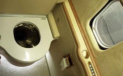 Nữ hành khách bị hiếp dâm trong nhà vệ sinh máy bay