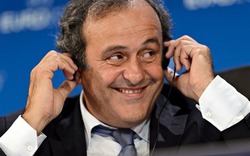 Chủ tịch UEFA Platini muốn bóng đá có thêm “thẻ trắng“