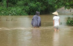 Phú Yên: Mưa lũ cô lập nhiều khu vực